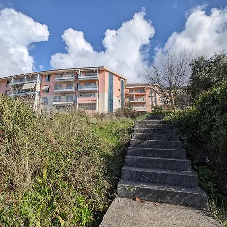 Sunny Hill Apartman *
